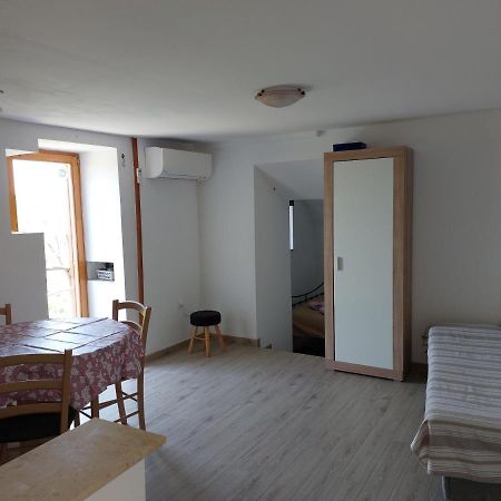 Apartman Biba Lubenice Bagian luar foto