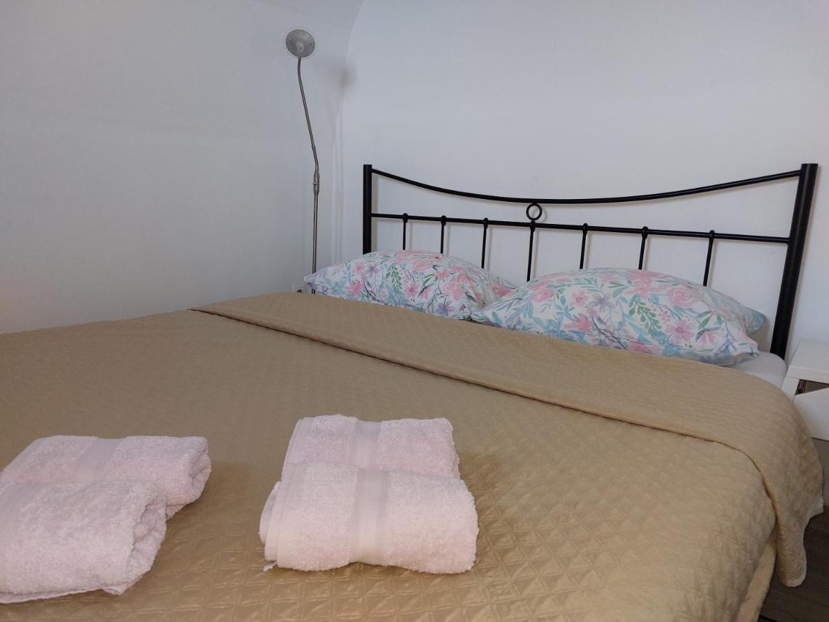Apartman Biba Lubenice Bagian luar foto