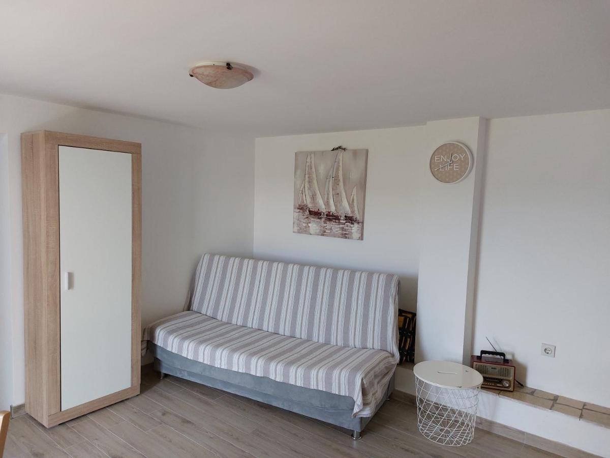 Apartman Biba Lubenice Bagian luar foto