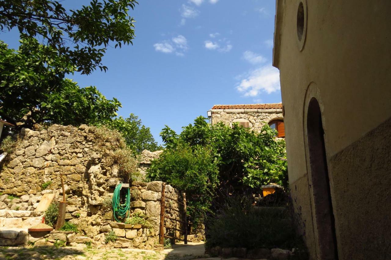 Apartman Biba Lubenice Bagian luar foto